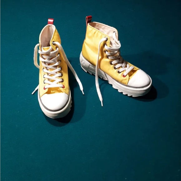 Pajar booties (not warm) size 7 - Picture 2 of 5